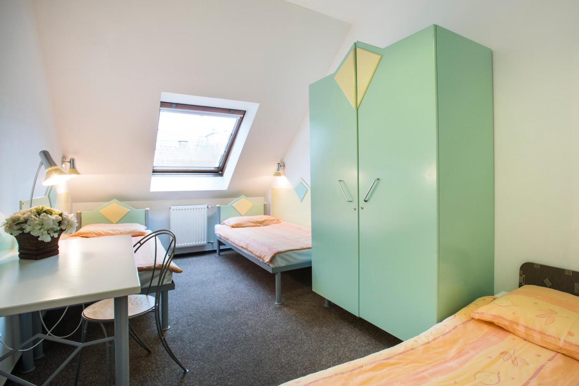 Tweepersoonskamer met 2 Aparte Bedden